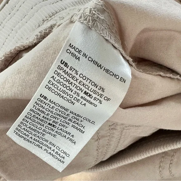 Chicos Convertible Poplin Cargo Pants Cropped Sz US 8 Beige Khaki Beachy Preppy - Picture 12 of 13